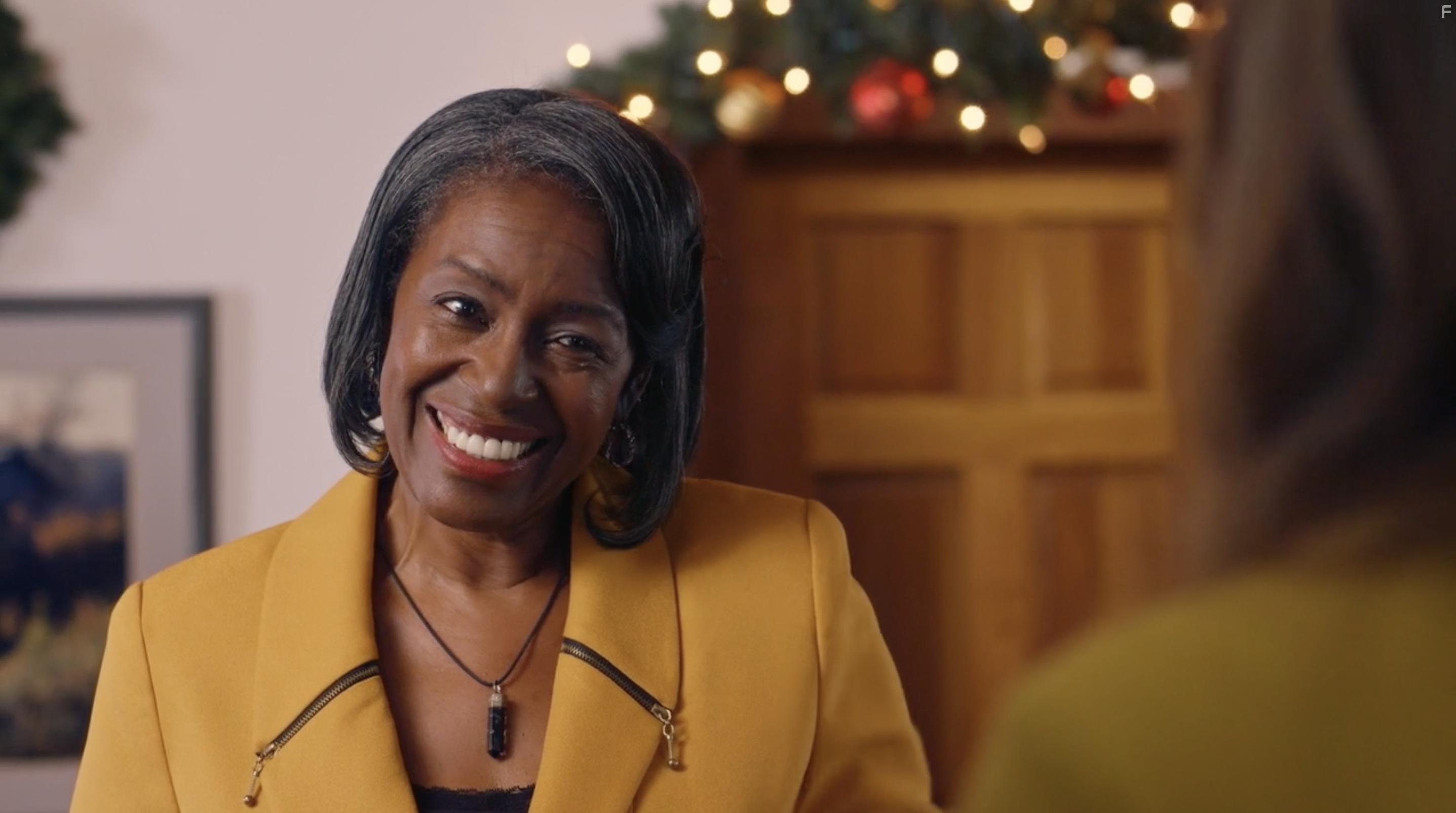 Roxzane T. Mims in The Farmer and the Belle: Saving Santaland (2020)