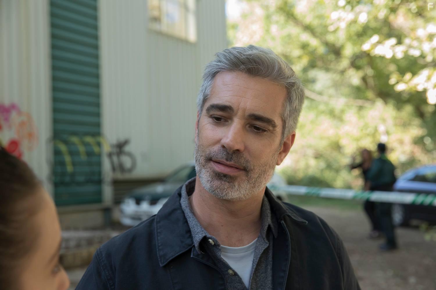 Adri Collado and Mara Pedraza in Si fueras t (2017)