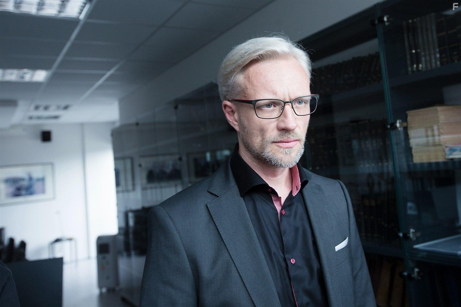 Viktor Taus in Modr stny (2016)