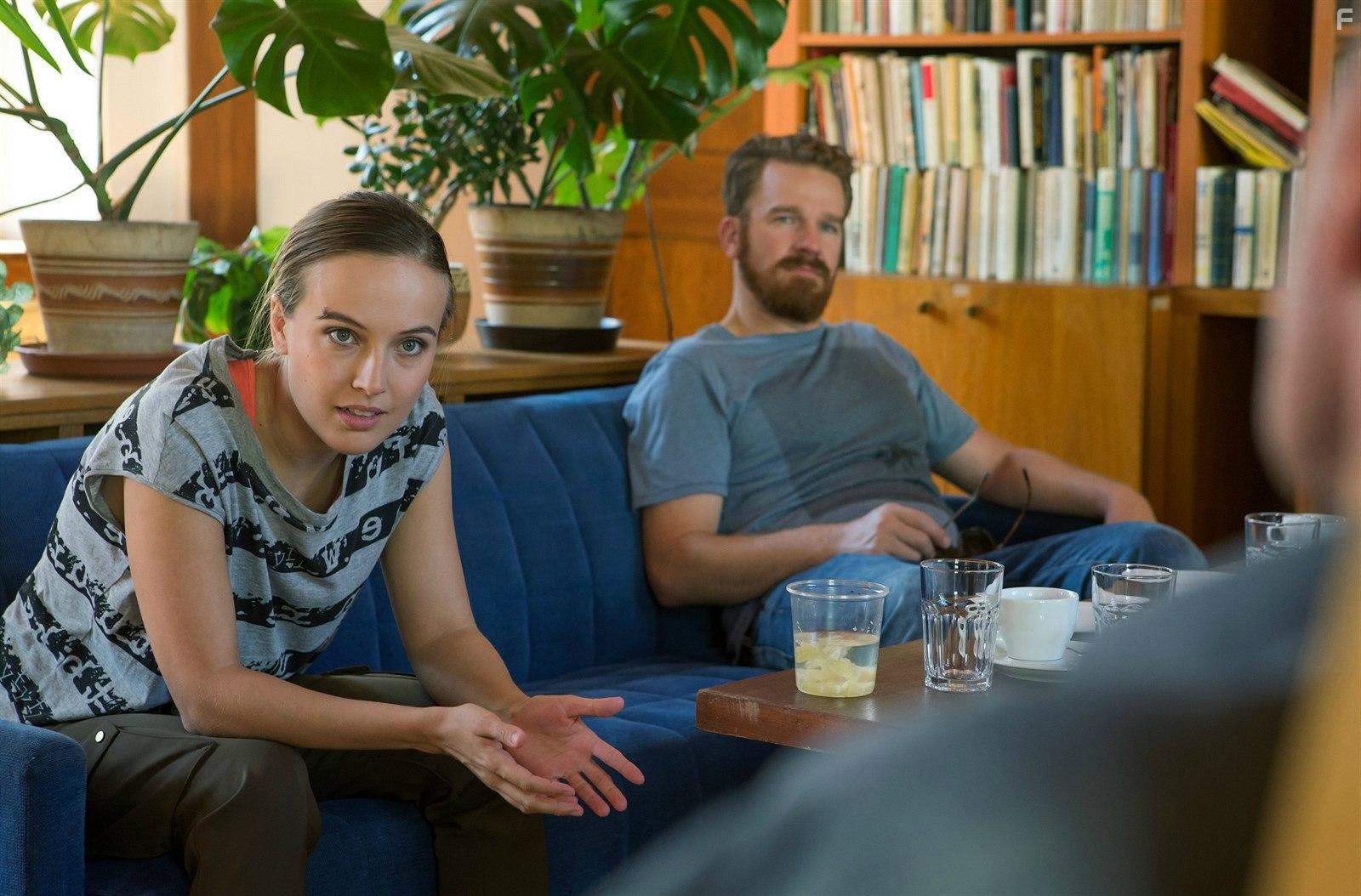 Stanislav Majer and Tereza Voriskova in Modr stny (2016)