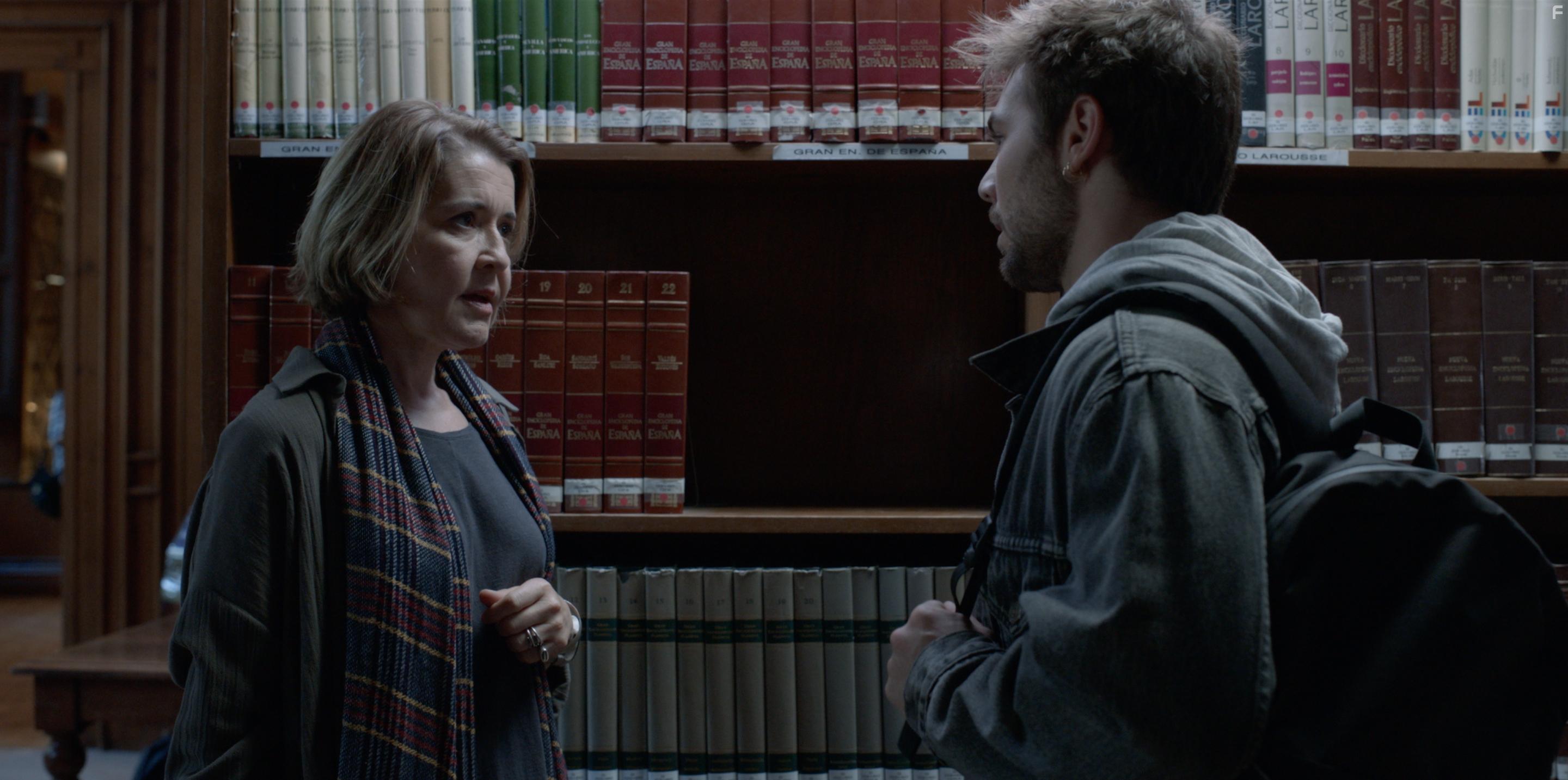 Mara Pujalte and Carlos Cuevas in Merl. Sapere Aude (2019)