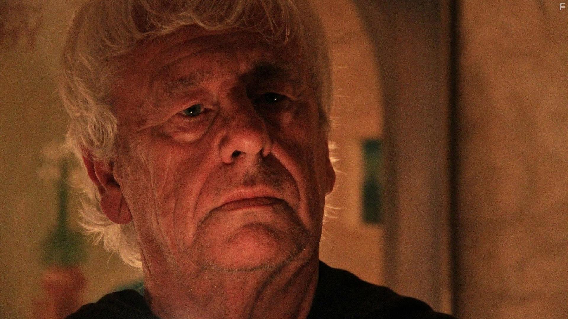 Barry Calvert in Adormidera (2013)
