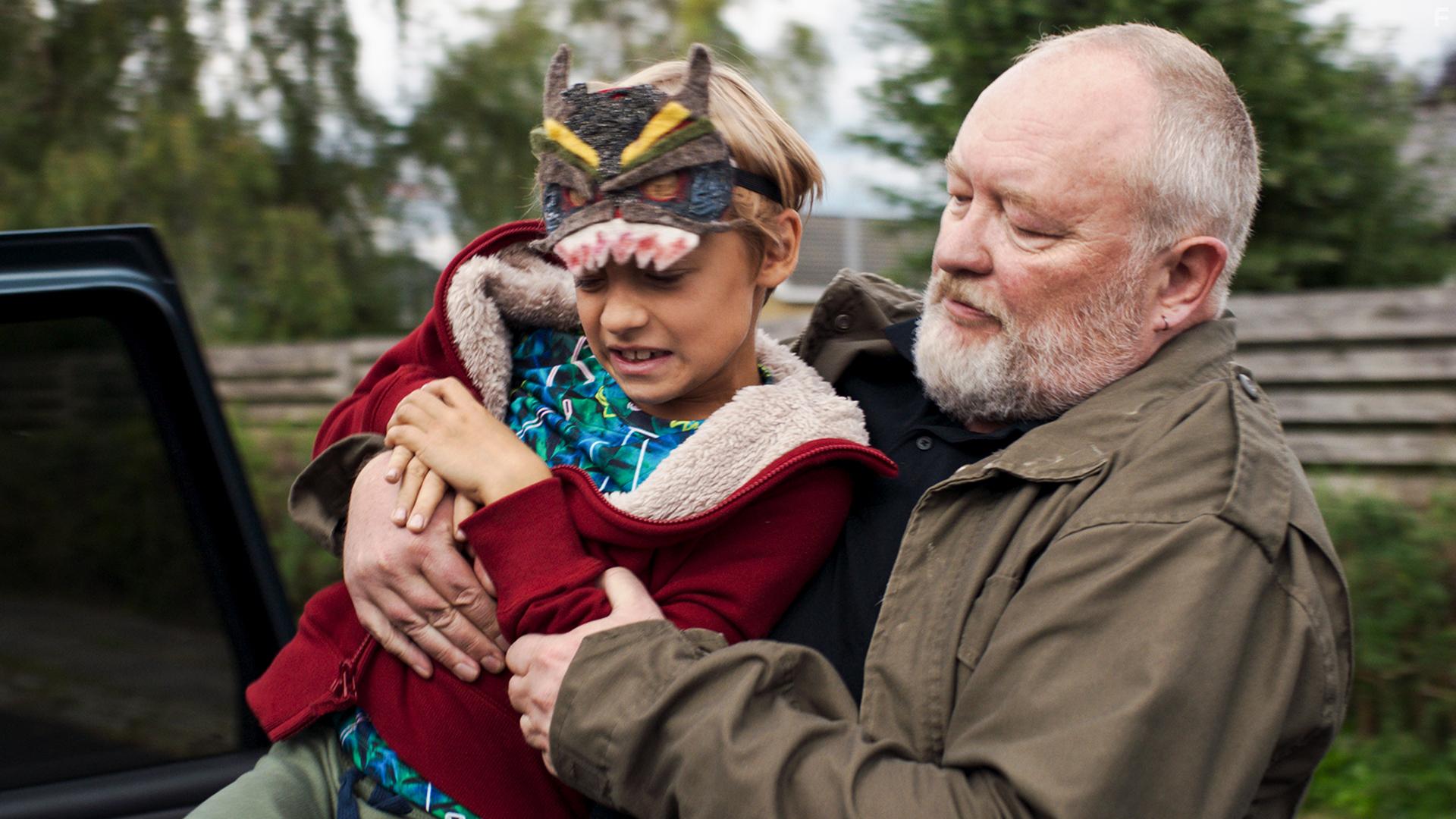 Bjarne Henriksen and Noah Storm Otto in Ulven kommer (2020)