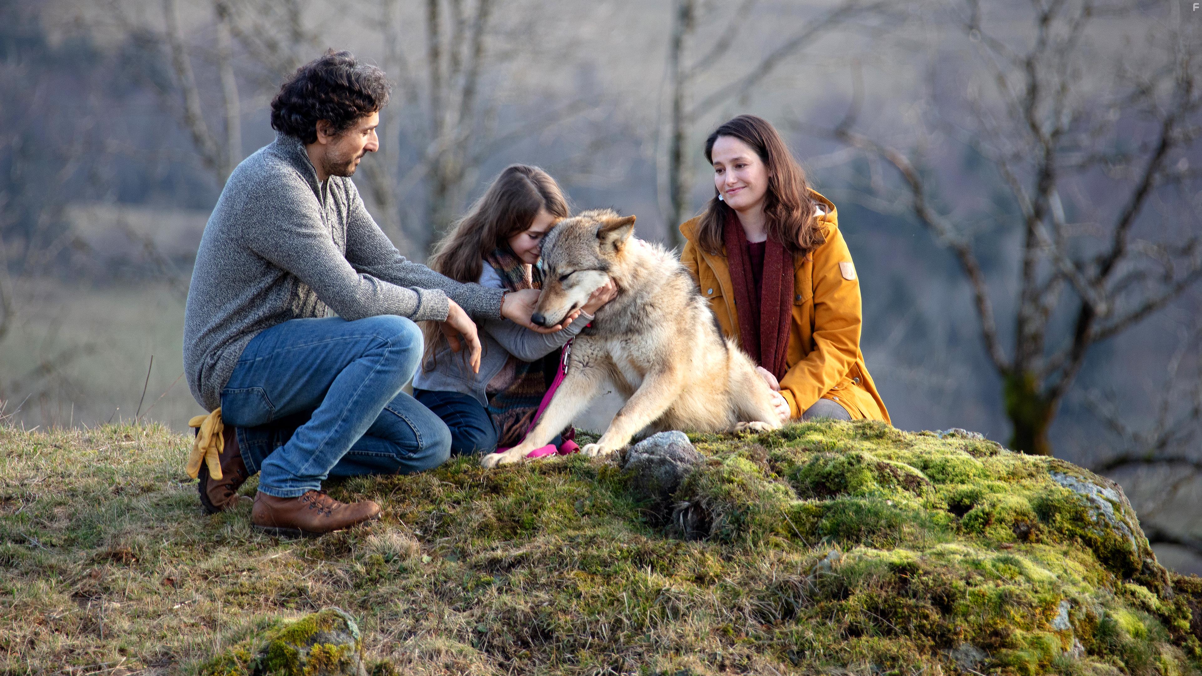 Marie Gillain and Vincent Elbaz in Mystre (2020)