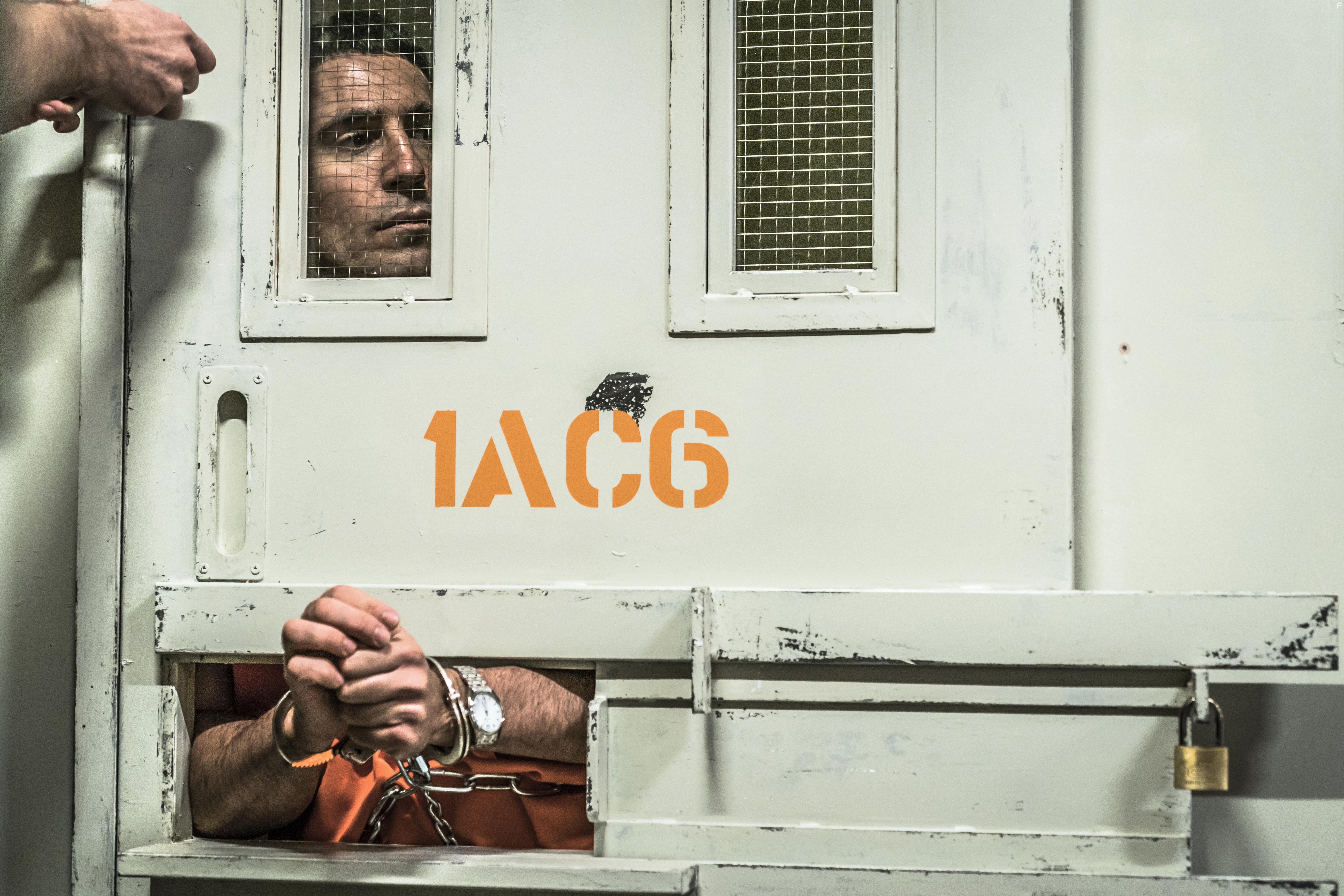 Miguel ngel Silvestre in En el corredor de la muerte (2019)