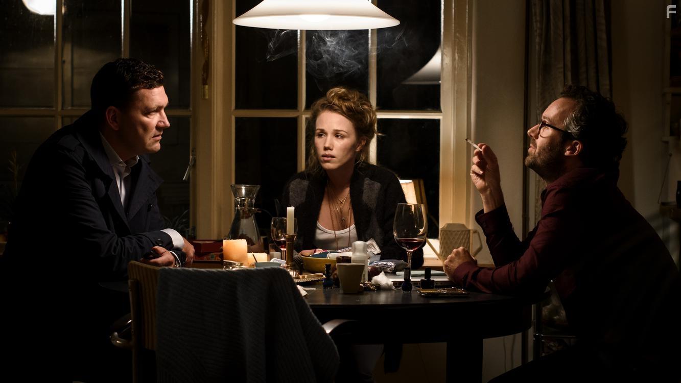 Theo Maassen, Guy Clemens, and Sanne-Samina Hanssen in De liefhebbers (2019)