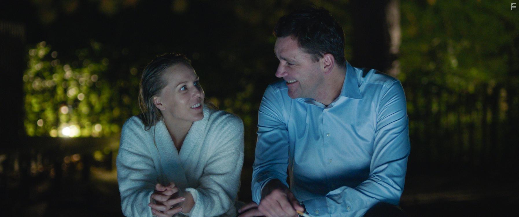 Theo Maassen and Hadewych Minis in De liefhebbers (2019)