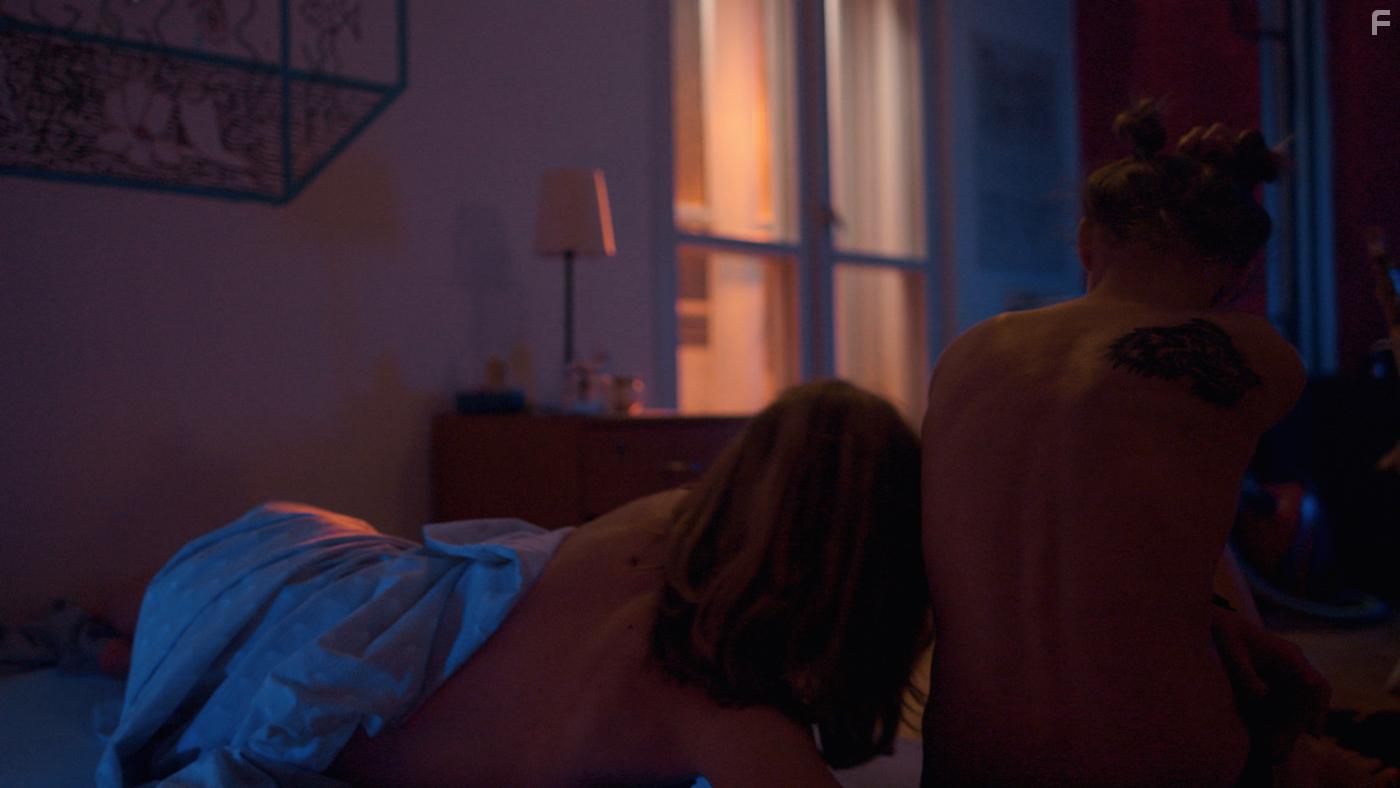 Cateva conversatii despre o fata foarte inalta (2018)