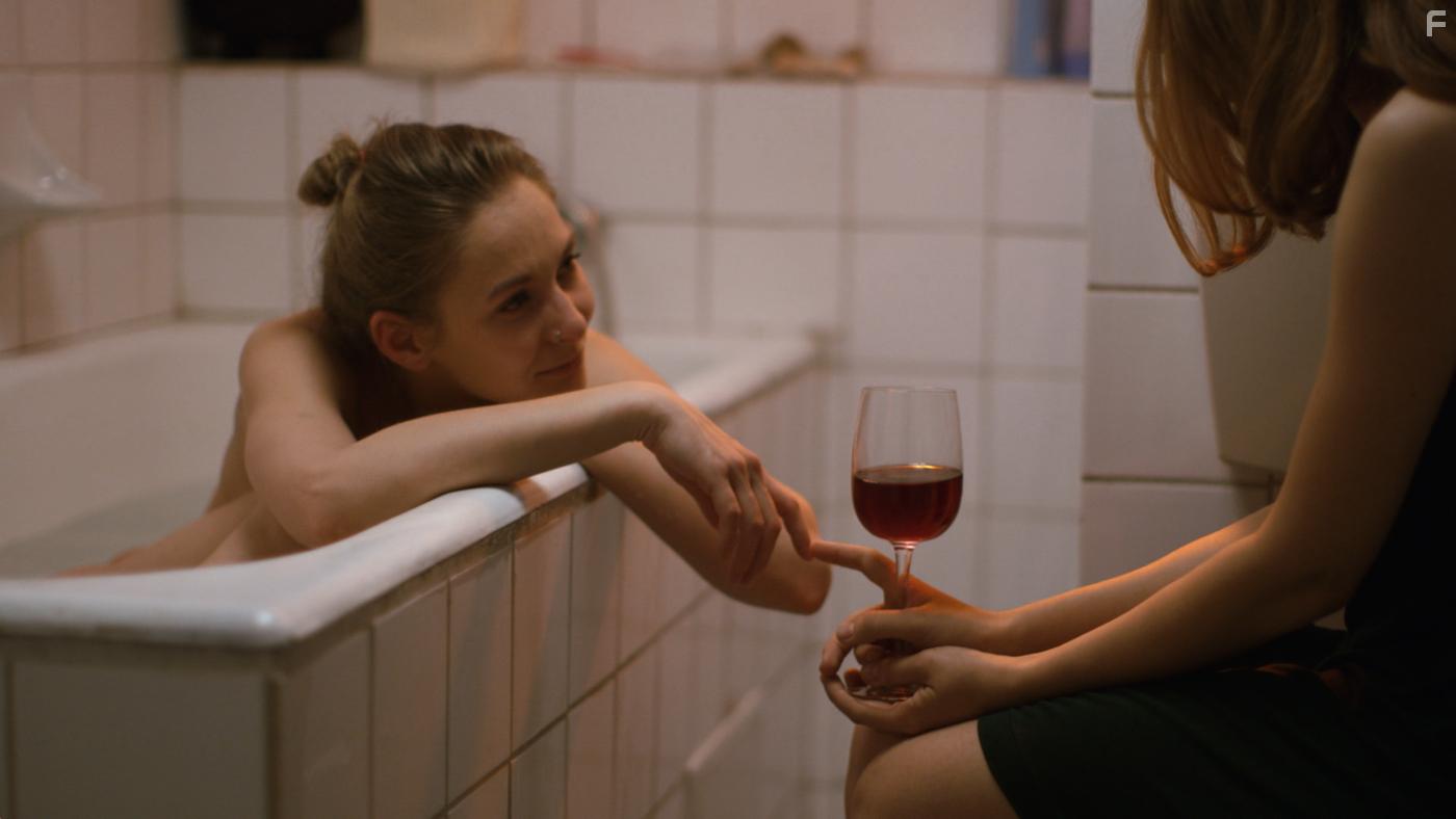 Florentina Nastase and Silvana Mihai in Cateva conversatii despre o fata foarte inalta (2018)