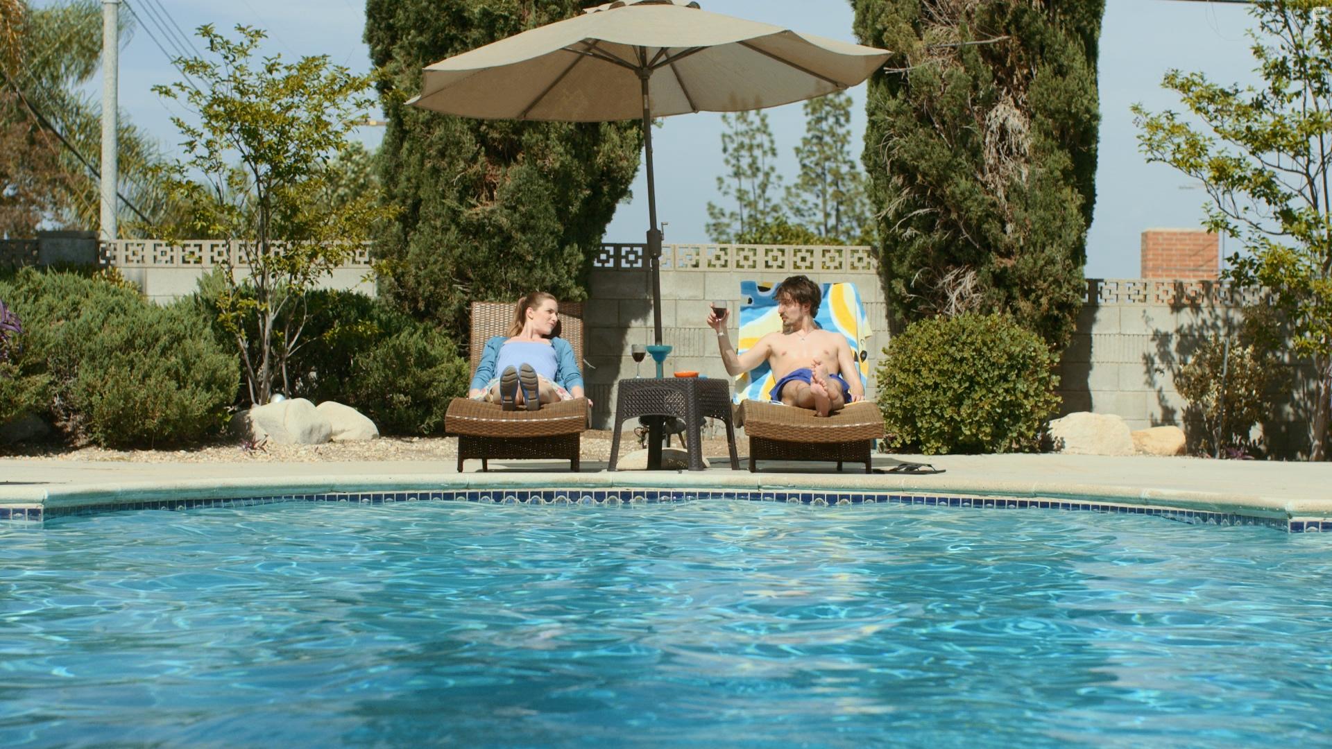 Francesco Gabriele and Helen Watkinson in Blue Hollywood (2017)