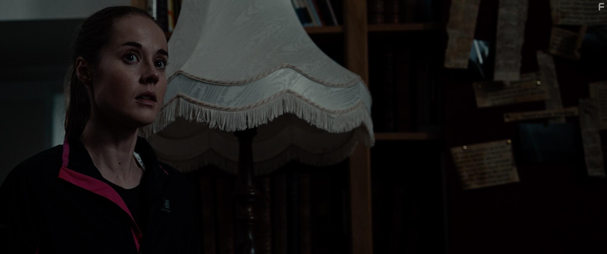 Helen Mackay in Playhouse (2020)