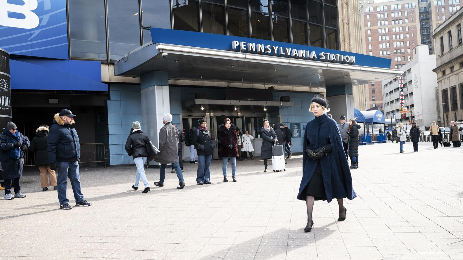 Kaley Cuoco in The Flight Attendant: Funeralia (2020)