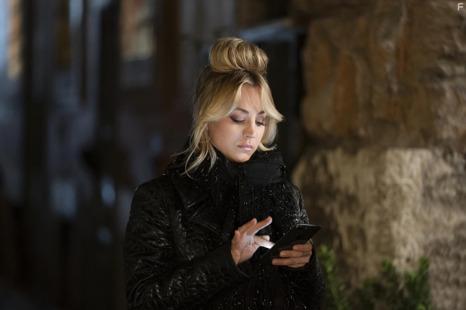 Kaley Cuoco in The Flight Attendant: Funeralia (2020)