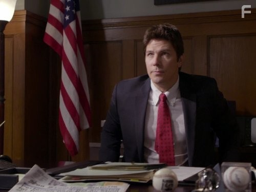 Michael Trucco in Посредник Кейт (2011)
