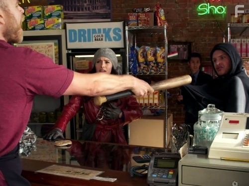 Sarah Shahi in Посредник Кейт (2011)