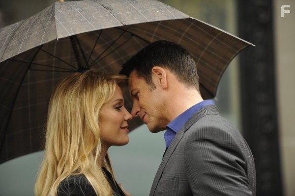 Lloyd Owen and Lauren Reed in Посредник Кейт (2011)