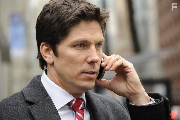 Michael Trucco in Посредник Кейт (2011)
