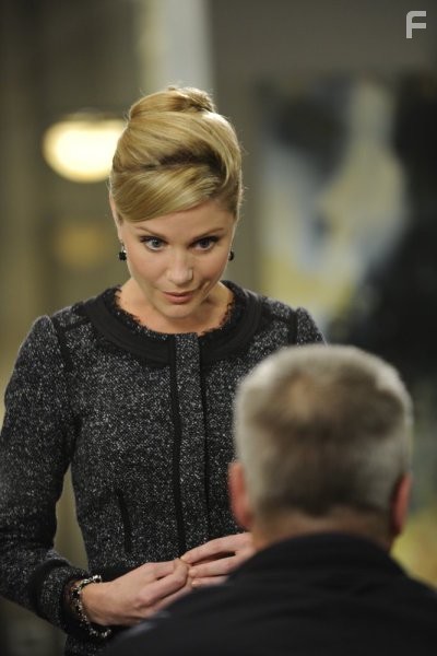 Virginia Williams in Посредник Кейт (2011)