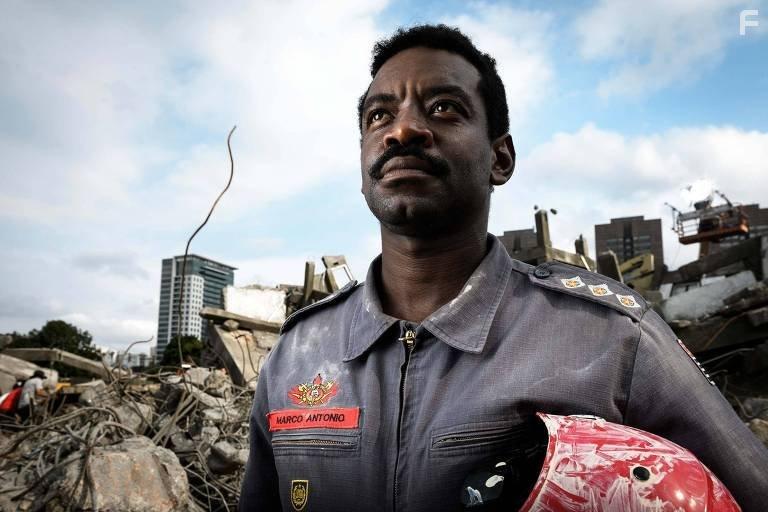 Treze Dias Longe do Sol (2017)