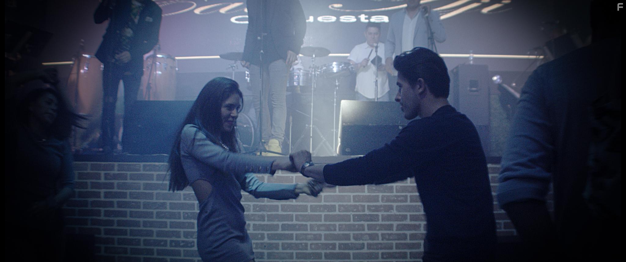 Sergio Rogalto and Anet Baca Tern in Amor Mutante (2019)