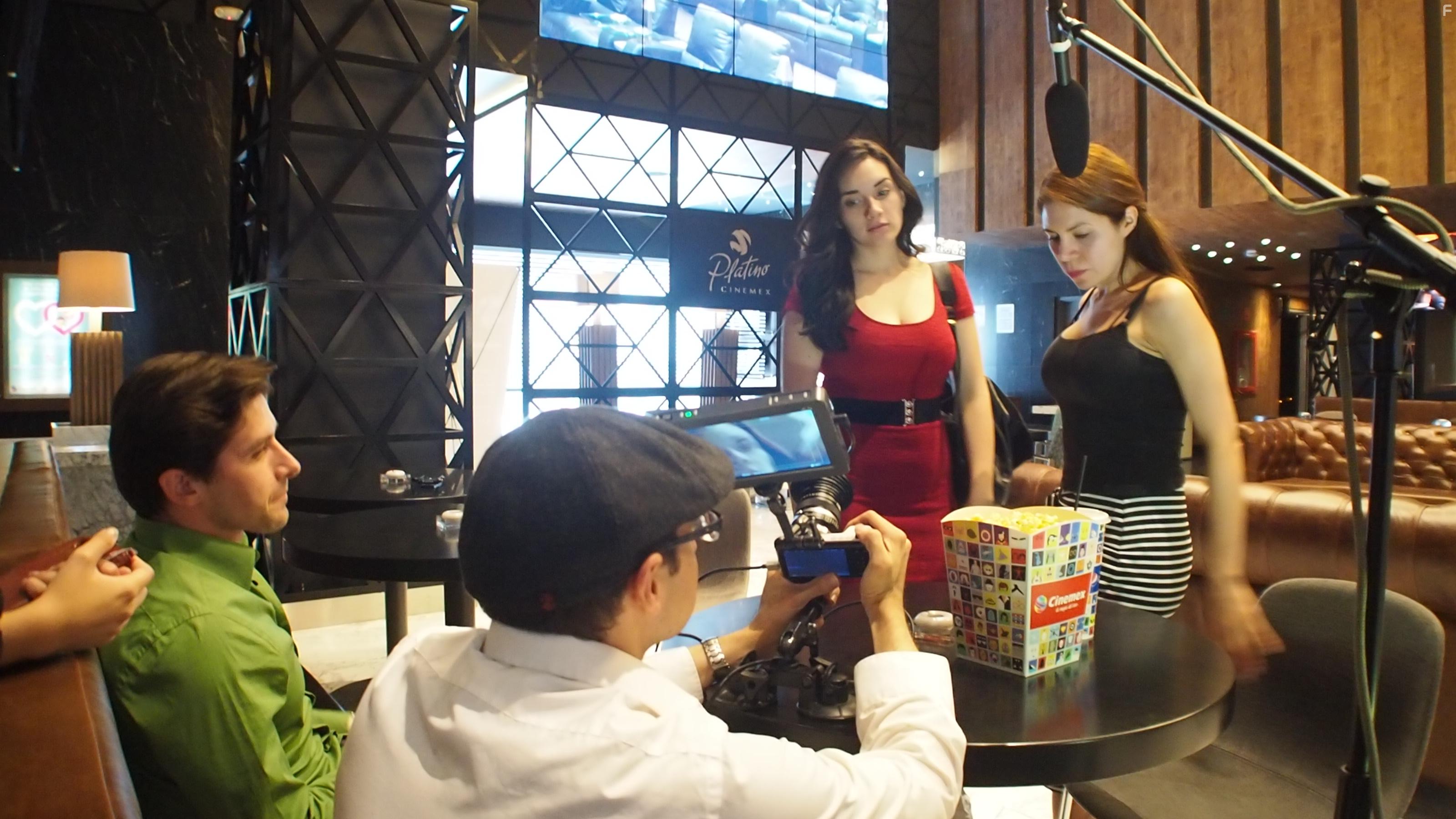 Sergio Rogalto, Germn Rodrguez Quiones, Anet Baca Tern, and Marilyn Uribe in Amor Mutante (2019)