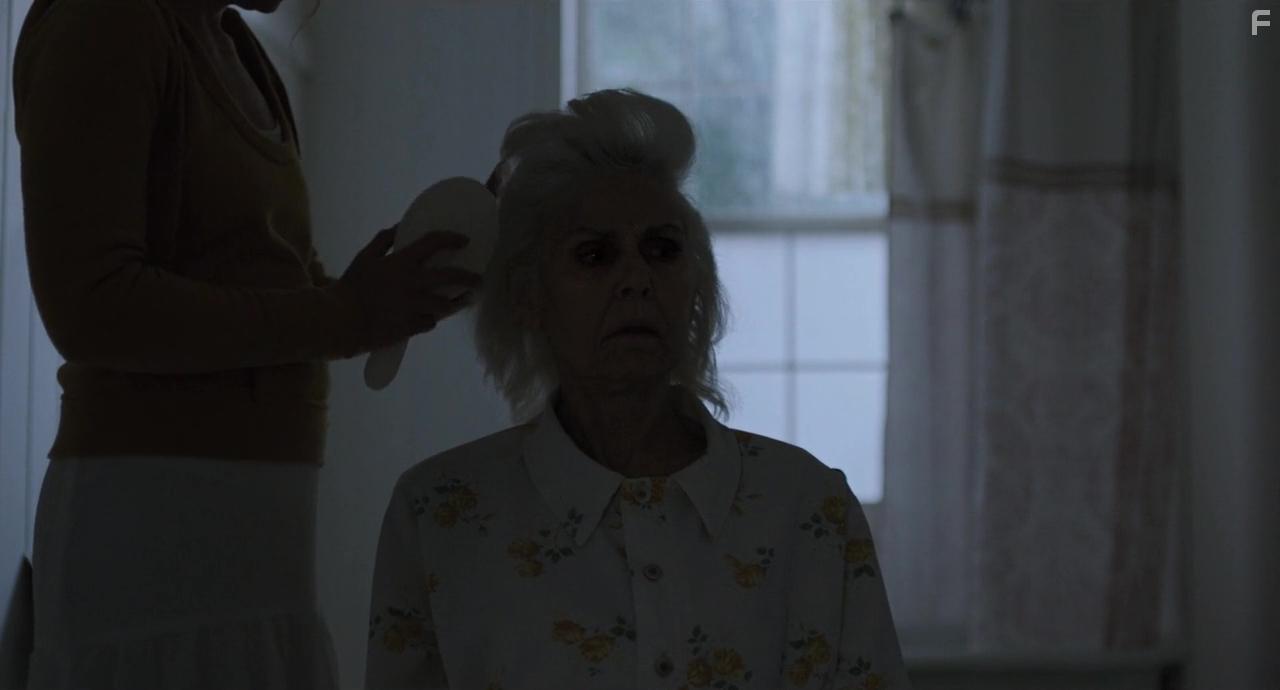 Paula Prentiss and Ruth Wilson in I Am the Pretty Thing That Lives in the House (2016)