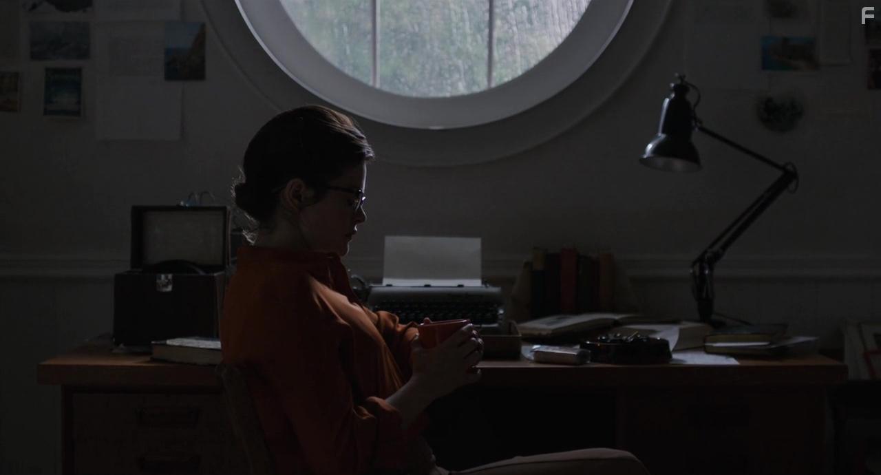 Erin Boyes in I Am the Pretty Thing That Lives in the House (2016)