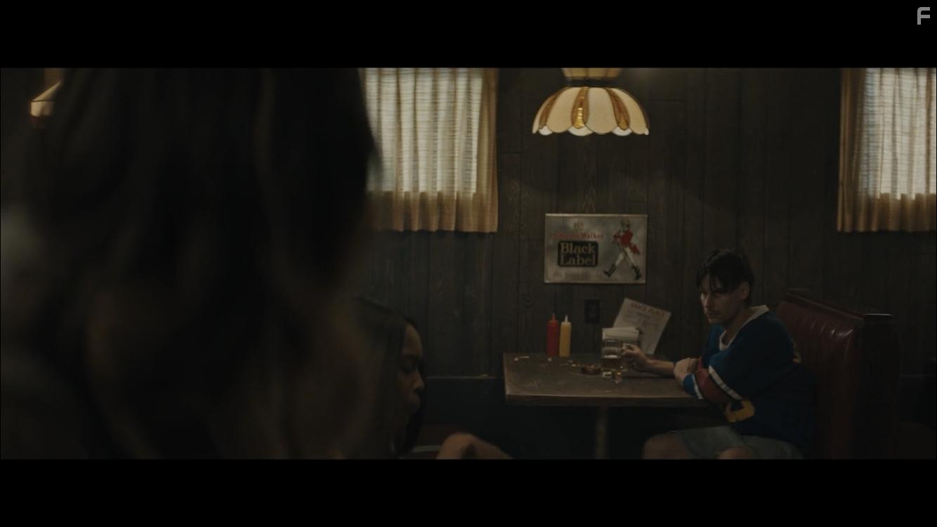 Michael Lipka and Bella Thorne in GIRL