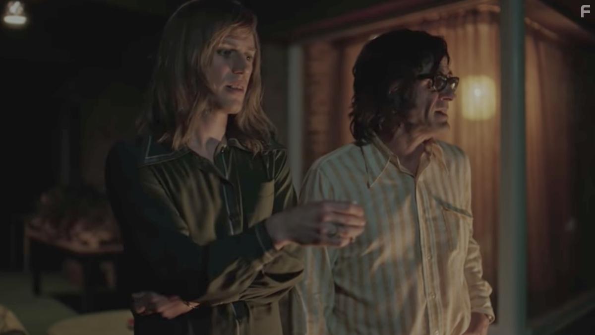 Marc Maron and Johnny Flynn in Stardust (2020)