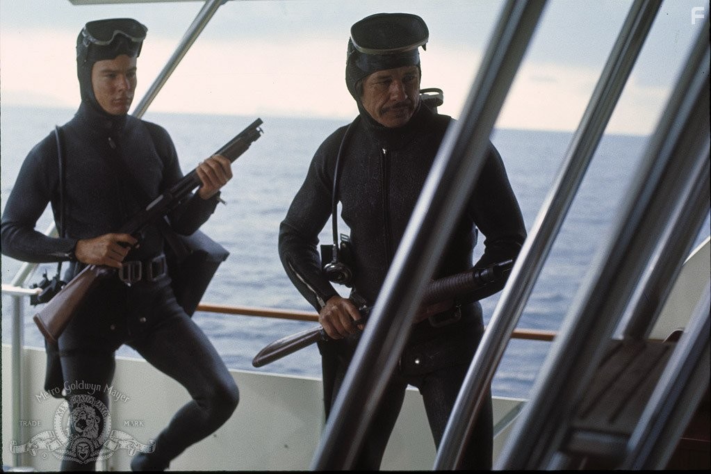 Charles Bronson and Jan-Michael Vincent in Механик (1972)