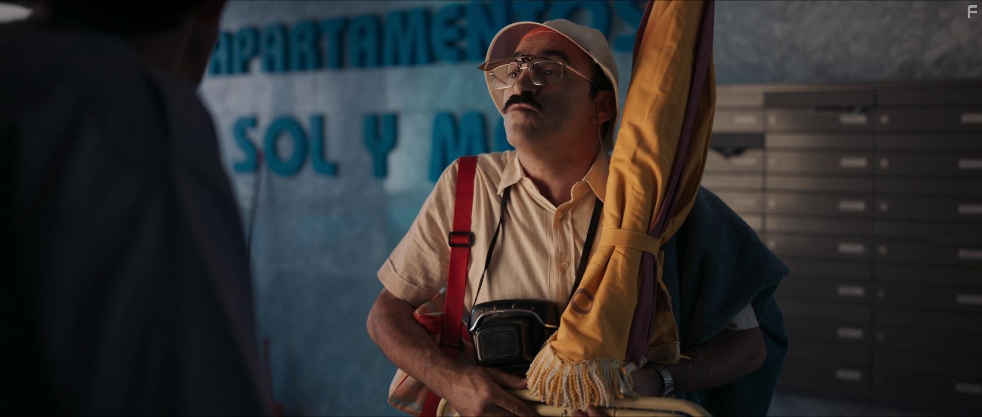 Chani Martn in Historias lamentables (2020)