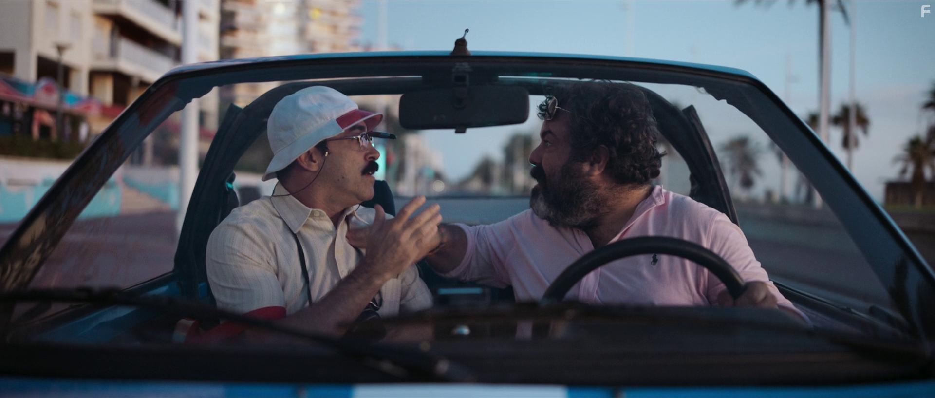 Chani Martn and Chema Trujillo in Historias lamentables (2020)