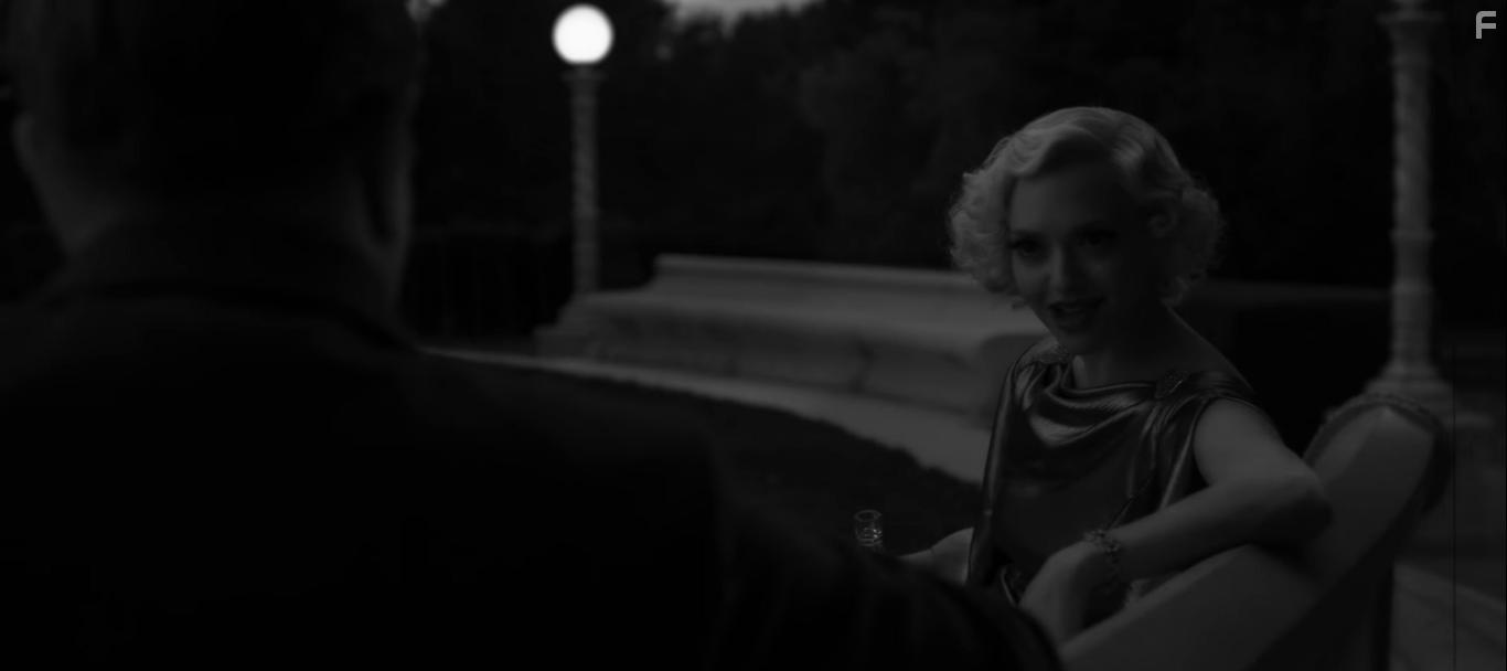 Gary Oldman and Amanda Seyfried in Mank (2020)