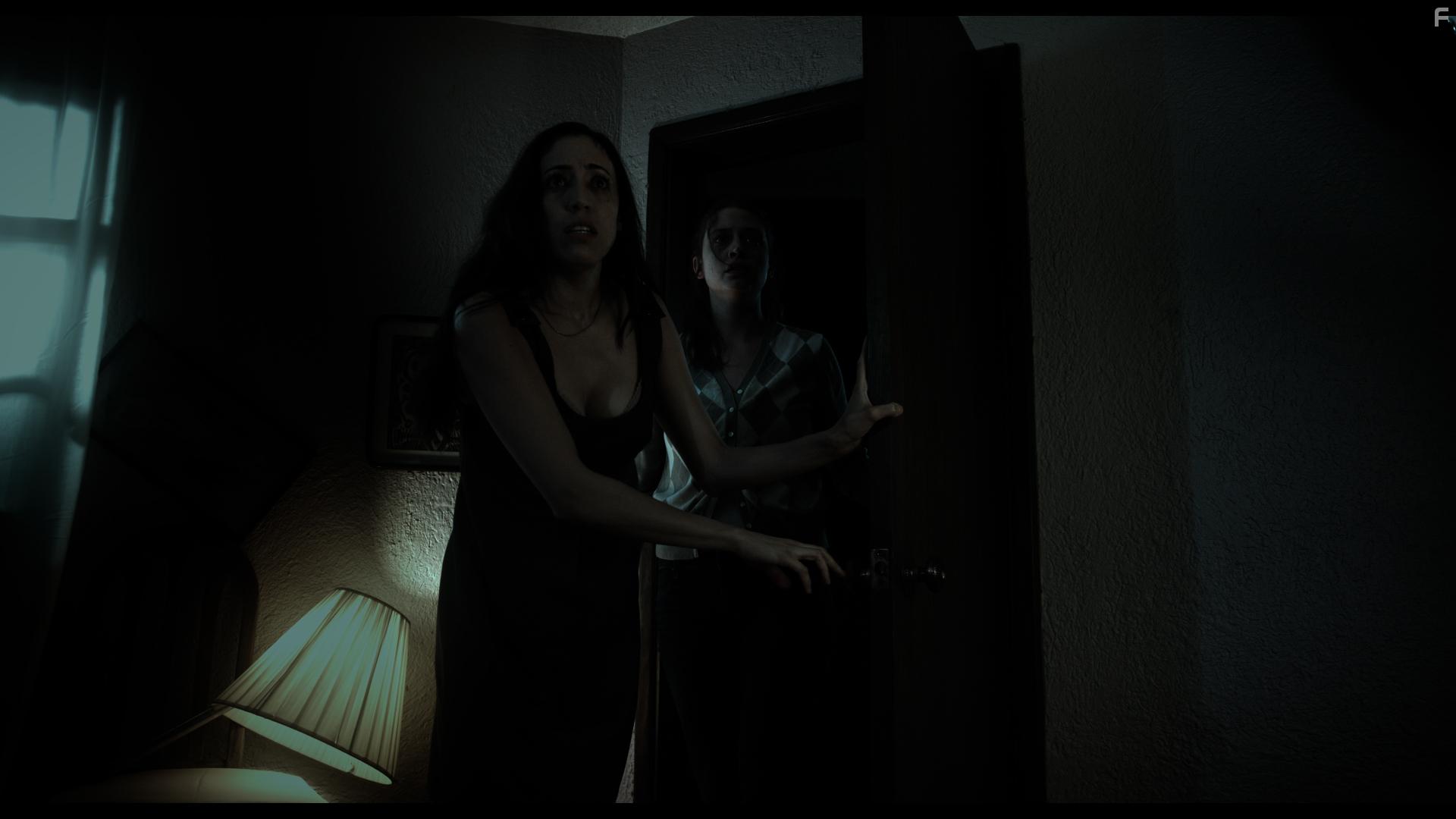 Yunuen Pardo and Tato Alexander in Las Reglas de la Ruina (2018)