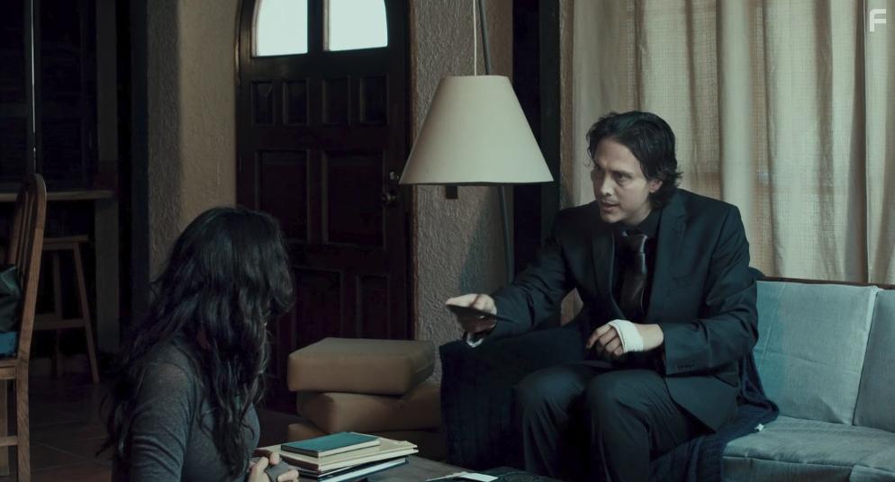 Yunuen Pardo and Alvaro Flores in Las Reglas de la Ruina (2018)