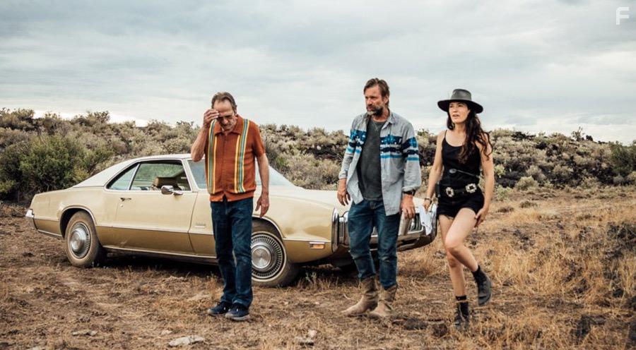 Tommy Lee Jones, Aaron Eckhart, and April Mullen in Wander (2020)