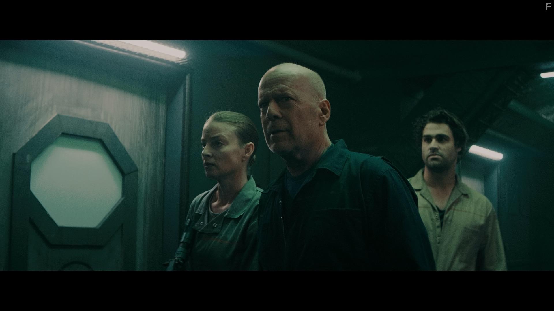 Bruce Willis, Rachel Nichols, and Cody Kearsley in Anti-Life (2020)