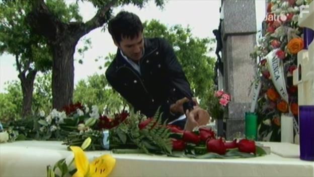 Hay alguien ah (2009)