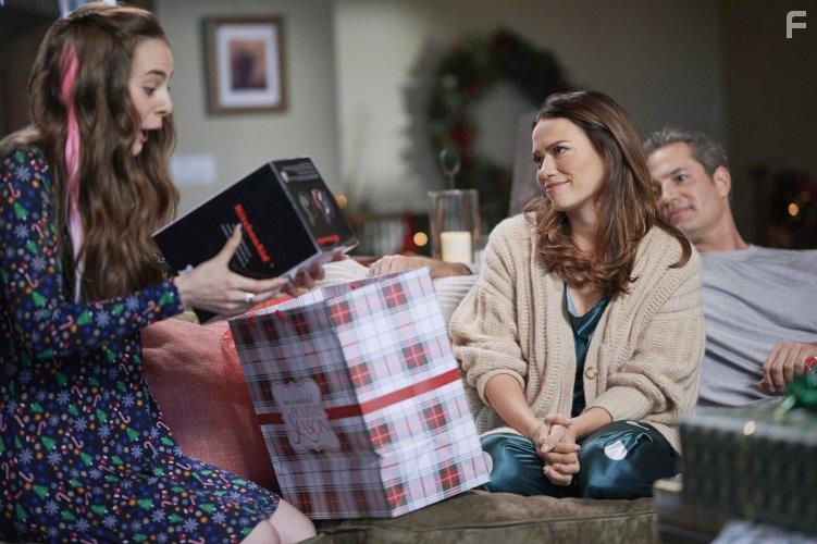 Victor Webster, Bethany Joy Lenz, and Grace Beedie in Five Star Christmas (2020)