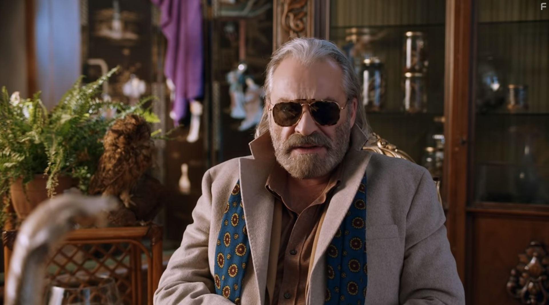 Haluk Bilginer in 9 Kere Leyla (2020)