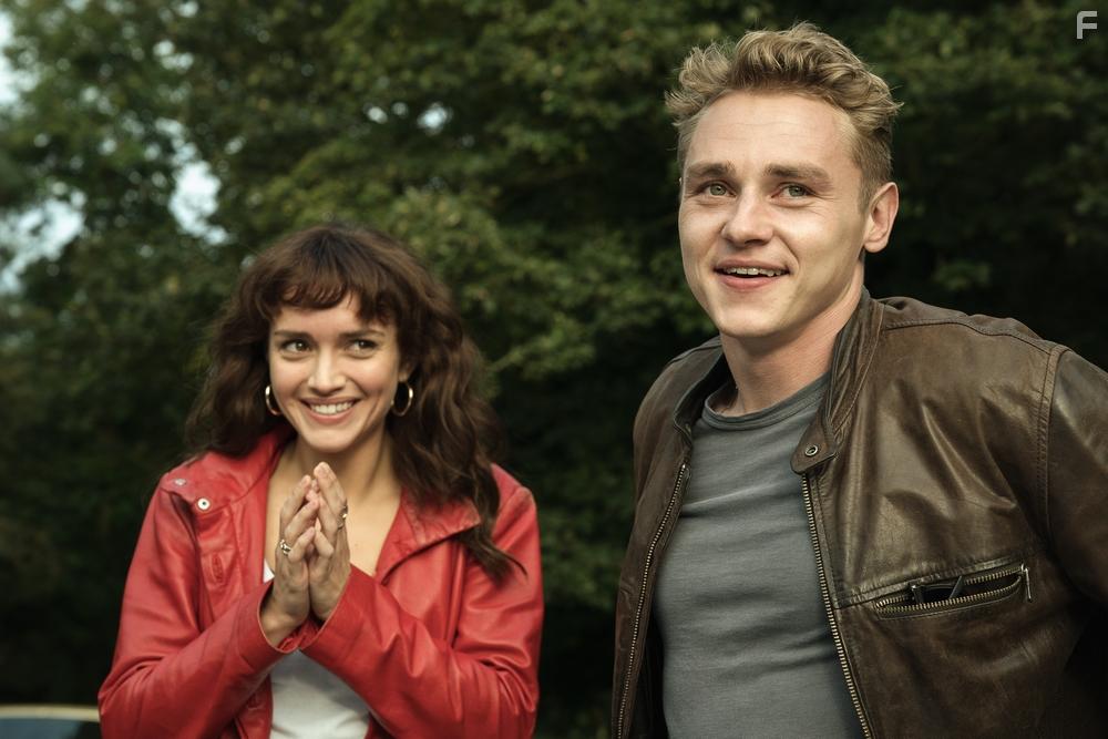 Olivia Cooke and Ben Hardy in Pixie (2020)