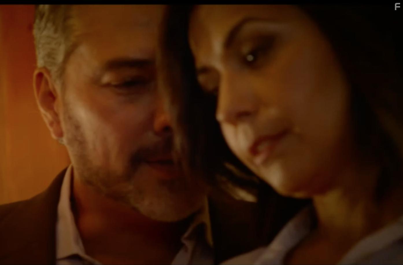 Yeniffer Behrens and Mauricio Mendoza in El Contratista (2018)