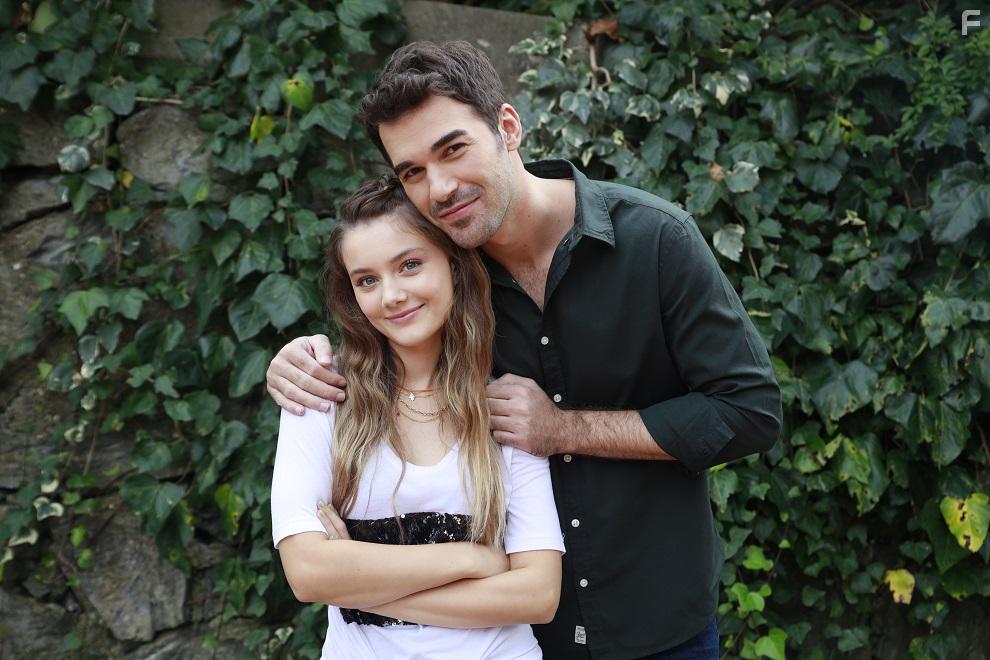 Yusuf im and Esila Umut in Akrep (2020)