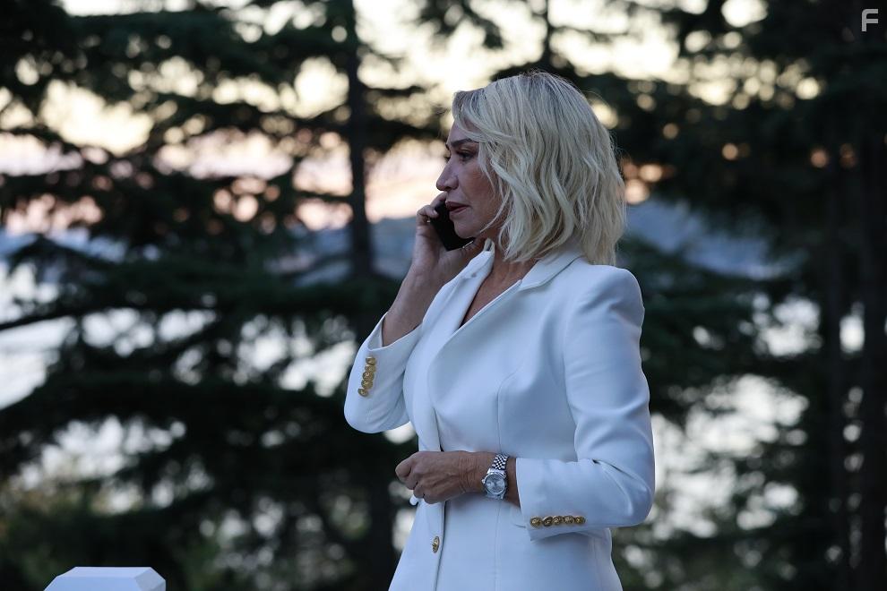 Demet Akbag in Akrep (2020)