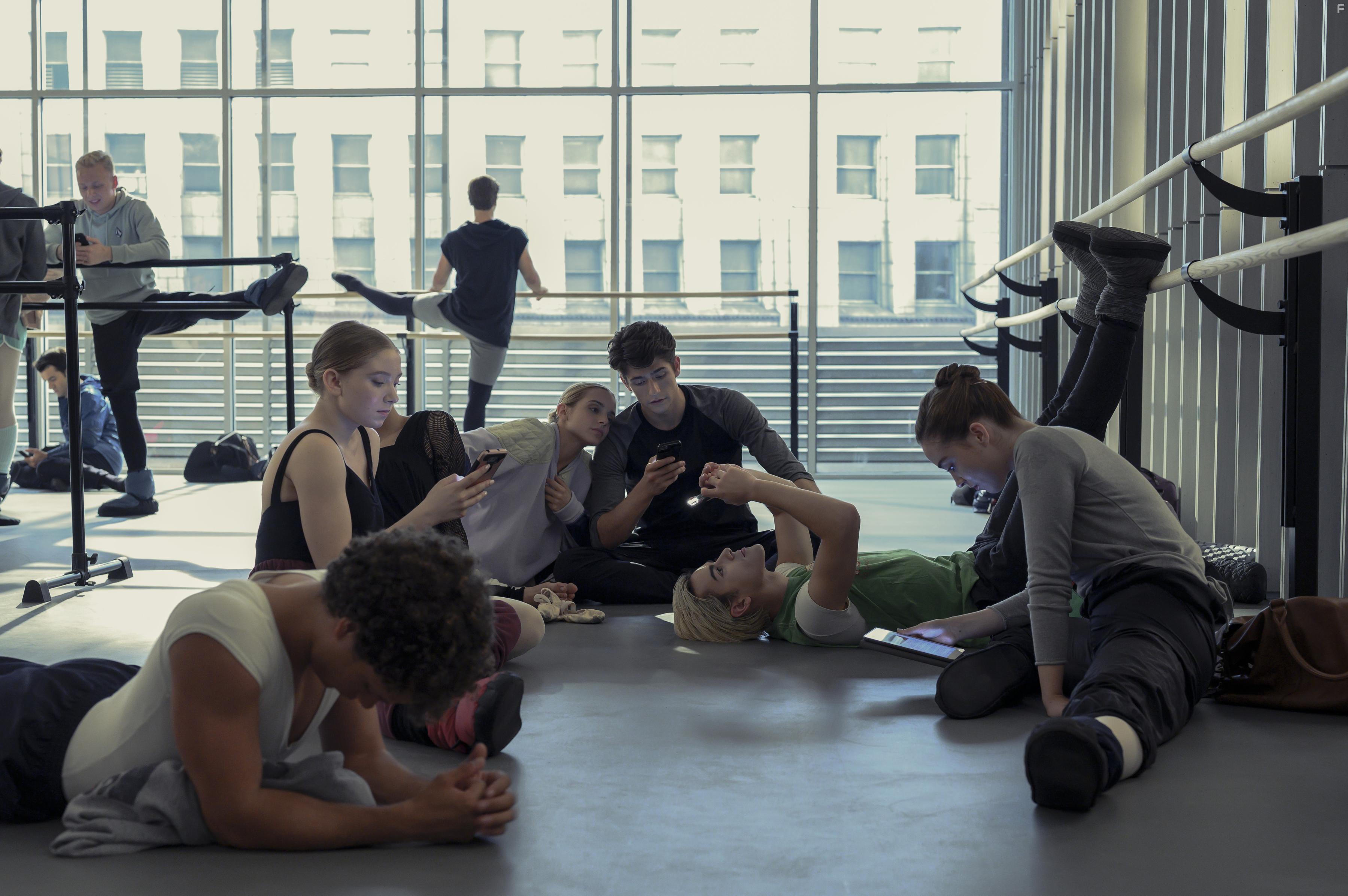 Shane McRae, Brennan Clost, Barton Cowperthwaite, Casimere Jollette, and Damon J. Gillespie in Tiny Pretty Things (2020)