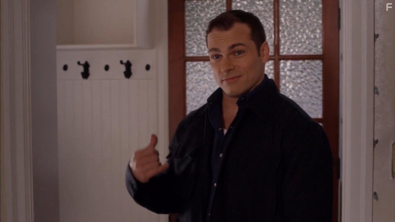 Shawn Roberts in Undercover Angel (2017)