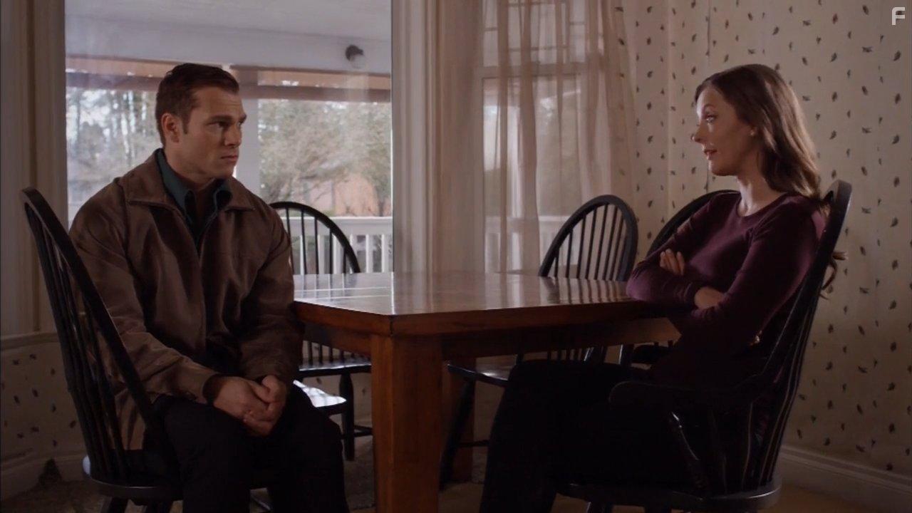 Katharine Isabelle and Shawn Roberts in Undercover Angel (2017)