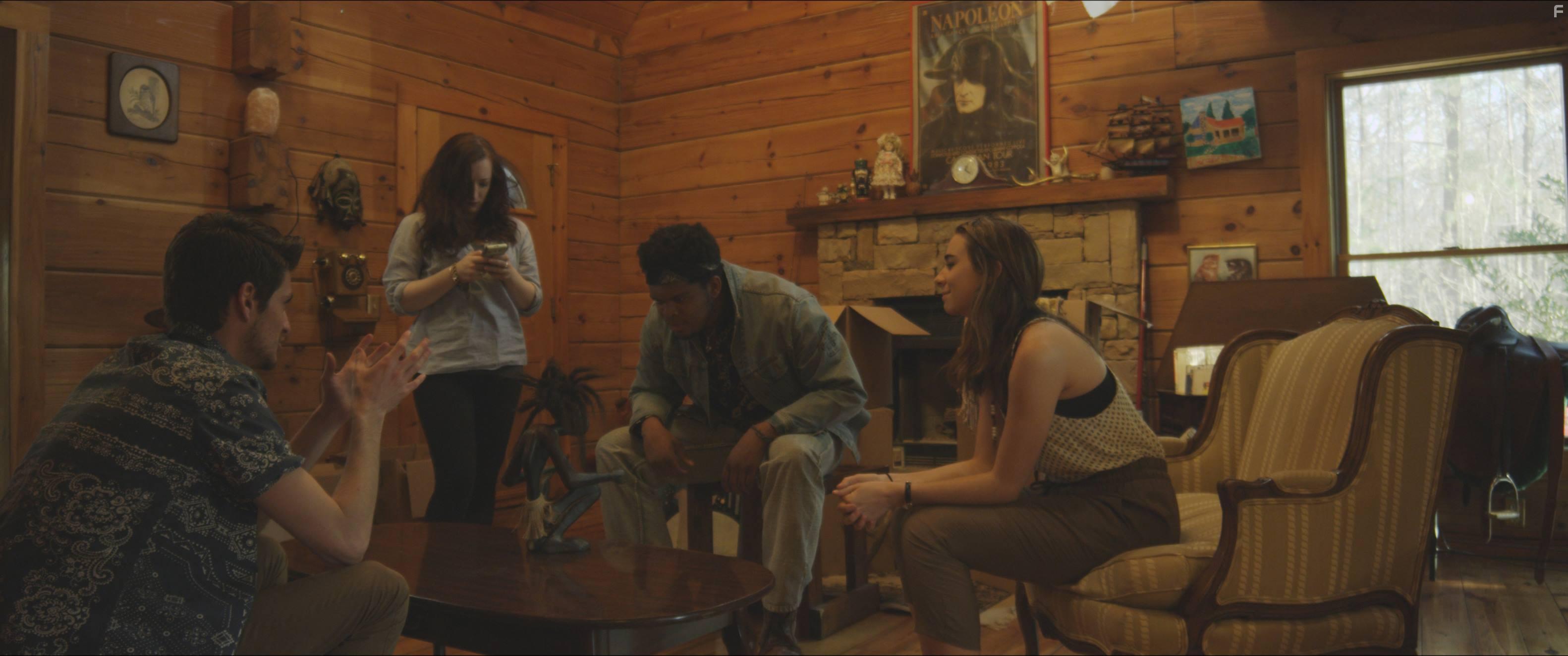 Austin Larkin, Claire Lord, Fergie L. Philippe, Tess Tregellas, and Nicole Brydon Bloom in Here On Out (2019)