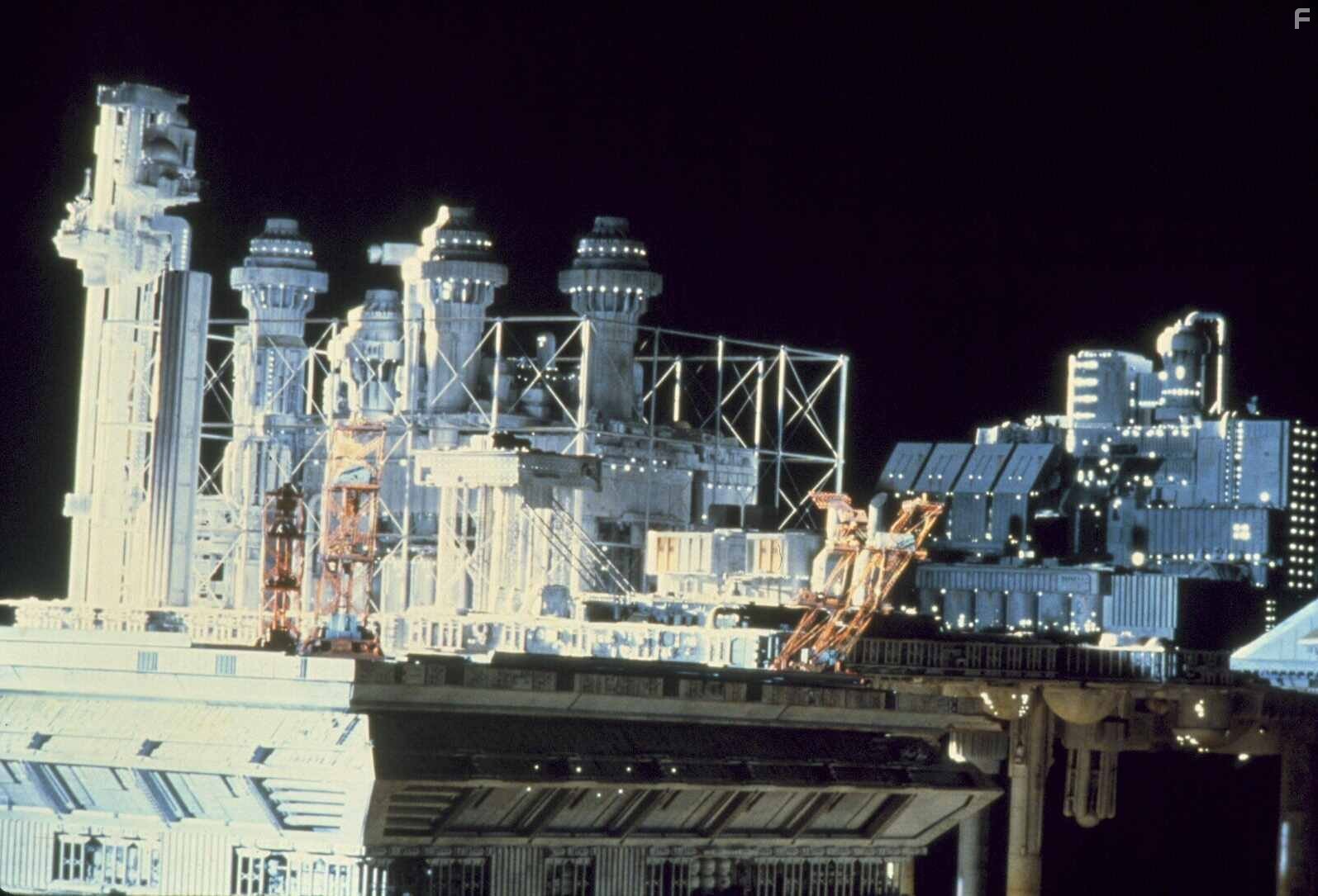 Чyжая земля (1981)