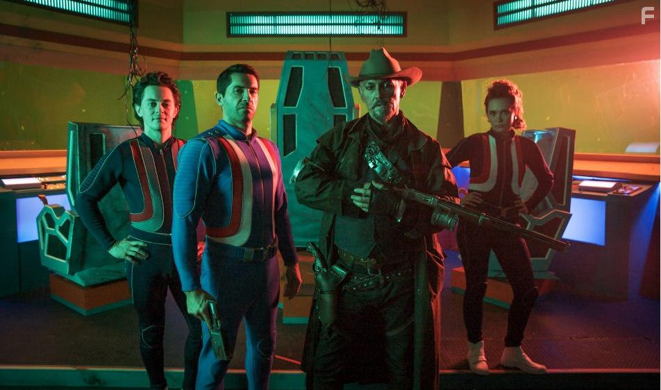 Scott Adkins, Tommy Flanagan, and Elliot James Langridge in Max Cloud (2020)